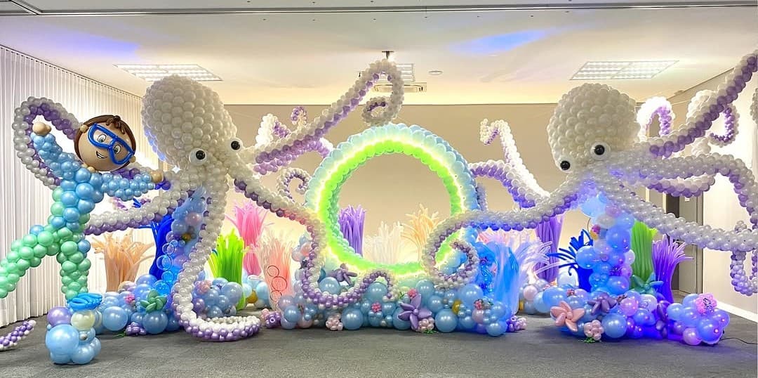 Megaestrutura fundo do mar — polvos gigantes